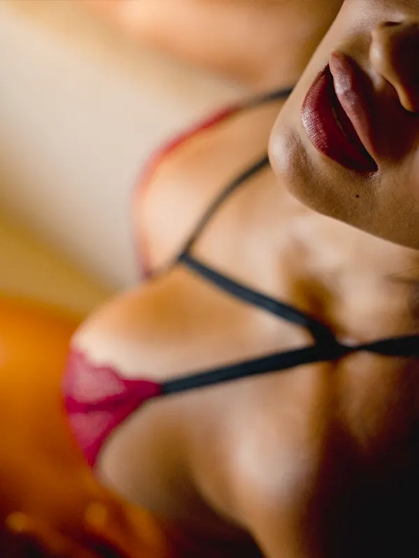 Img-DesSpa-Masajes-Servicio-Cuerpo-a-cuerpo-2025 Img-DesSpa-Masajes-Servicio-Cuerpo-a-cuerpo-2025