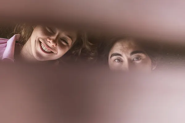 La curiosidad es una de las fuerzas más poderosas del deseo masculino. Por ello, explorar nuevas formas de estímulo sensorial despierta emociones profundas y una conexión distinta con el cuerpo....